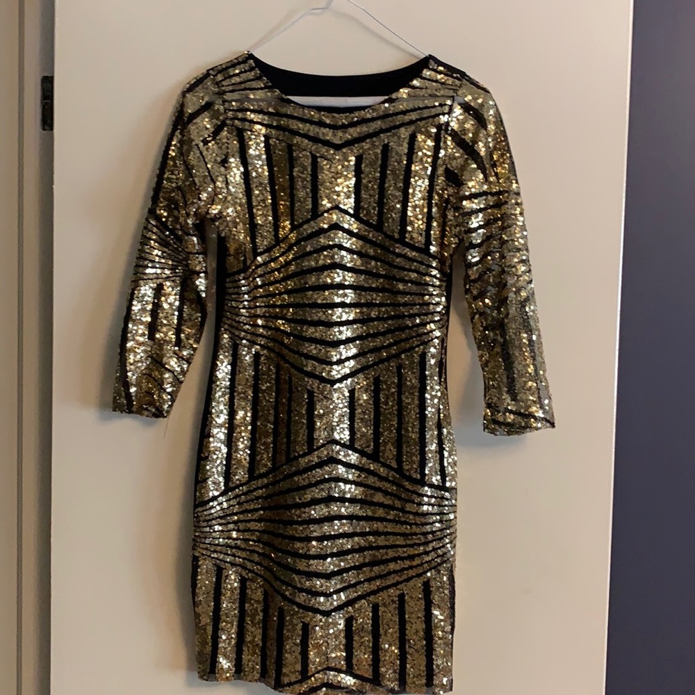Black and gold sequinnned long sleeve mini dress